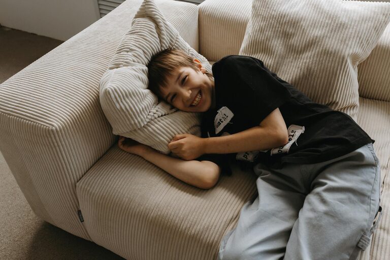 How to Choose the Right Pillow for Better Sleep and Comfort